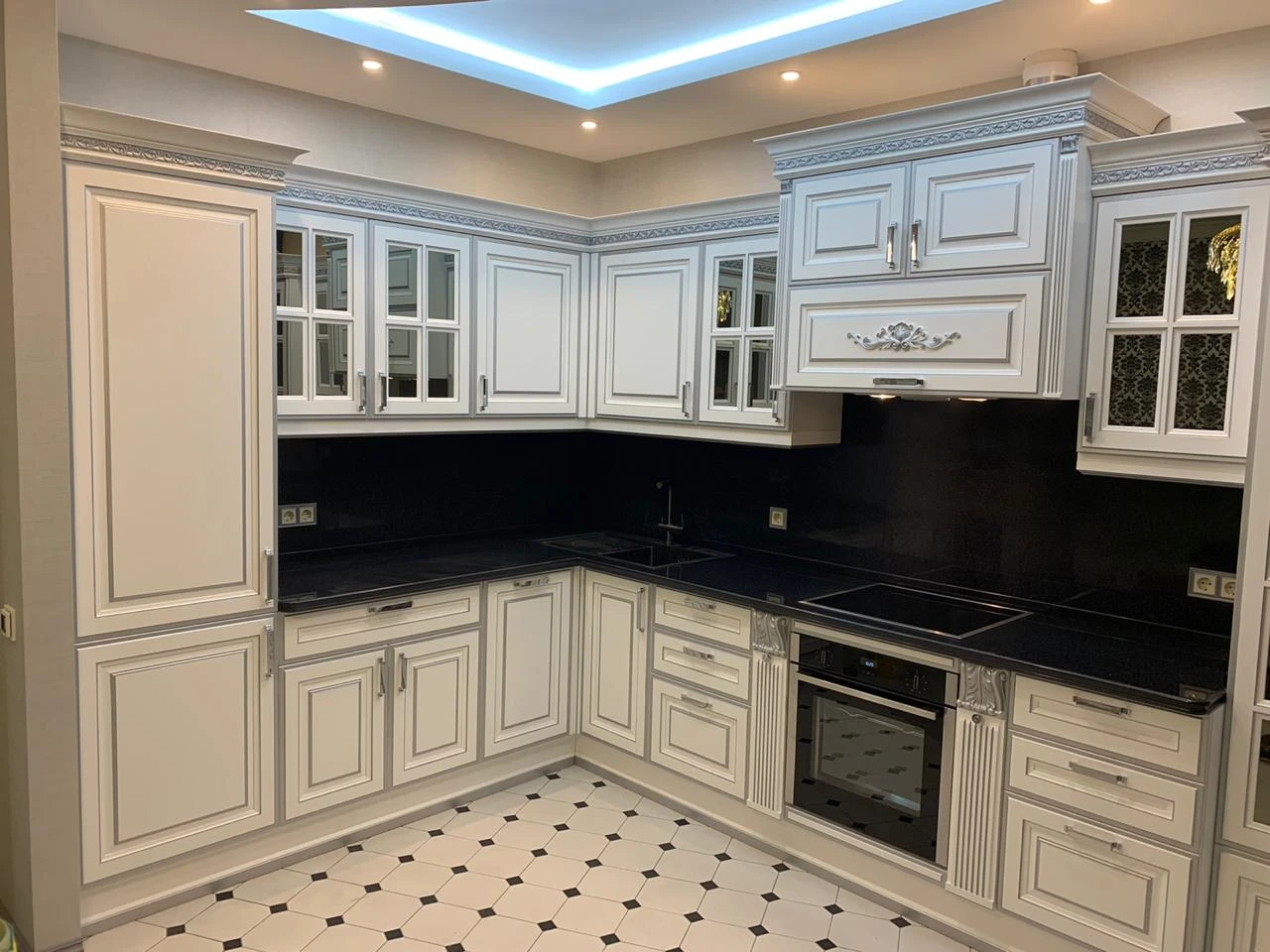 Классическая кухня Лаура