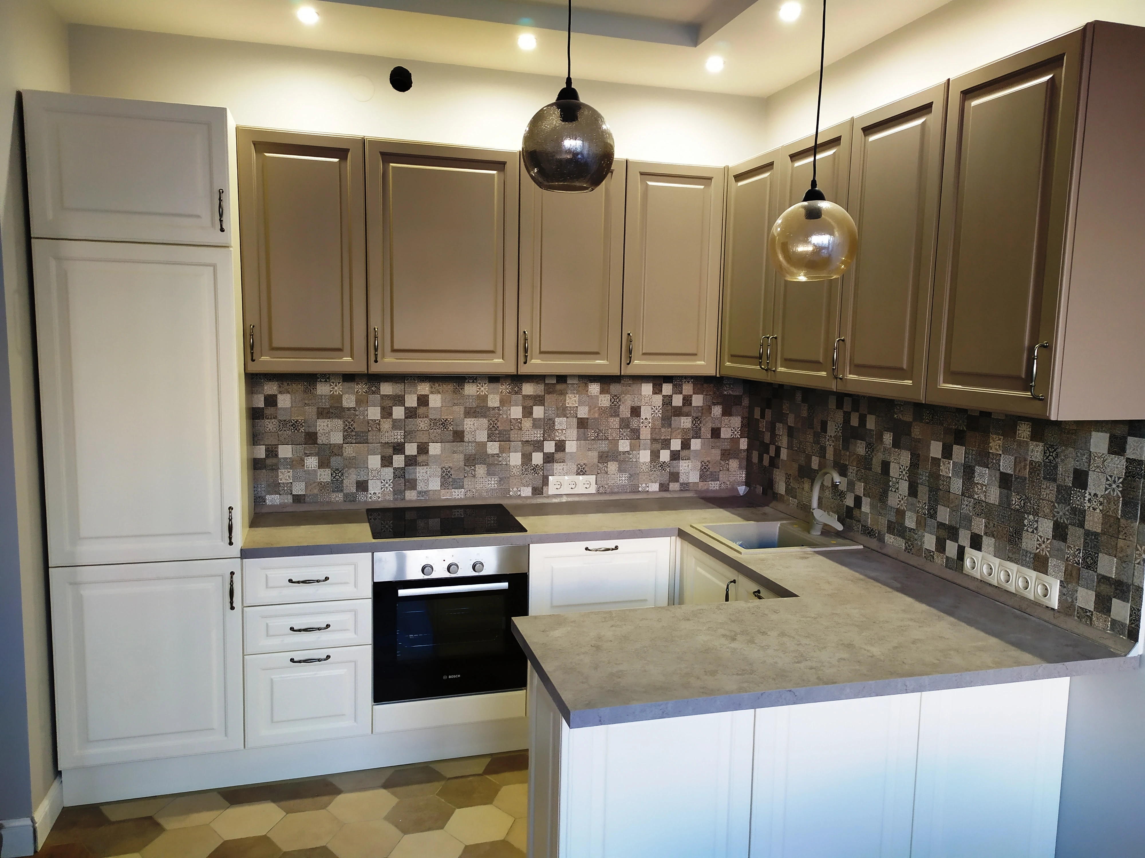 Светлая и уютная кухня Валентина