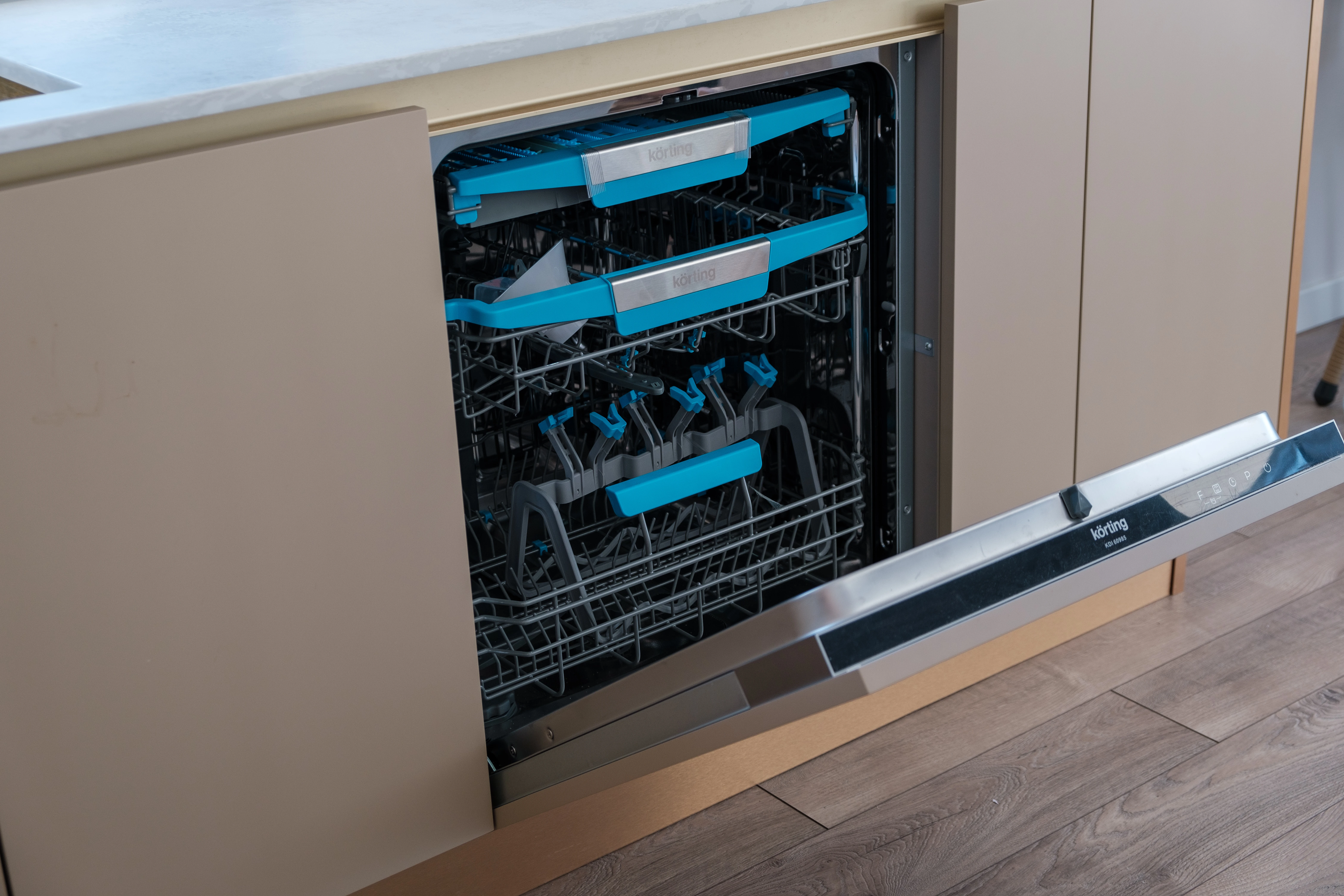 Бежевая кухня в стиле модерн